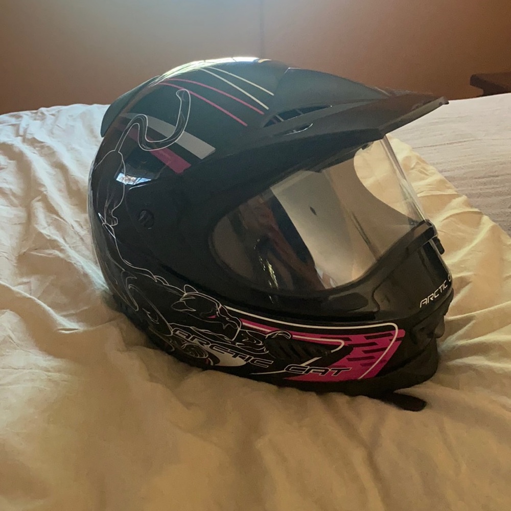 Arctic cat helmet